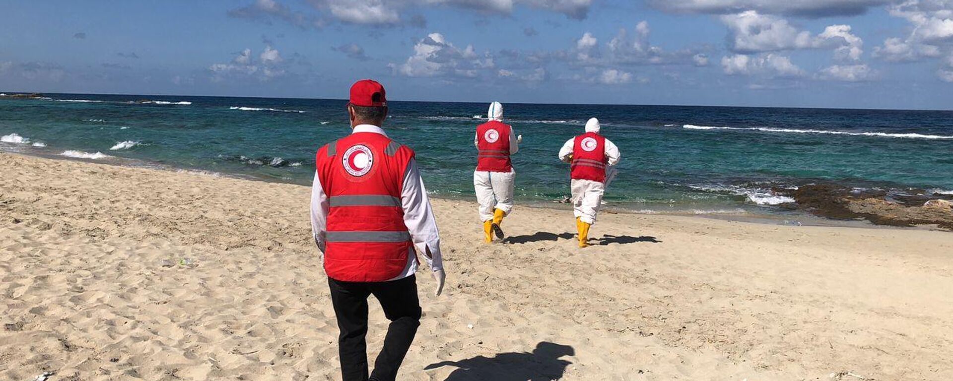 العثور على جثمان مهاجر مجهول على شاطئ المطرد غرب الزاوية في ليبيا.. والهلال الأحمر يتدخل - سبوتنيك عربي, 1920, 02.11.2025