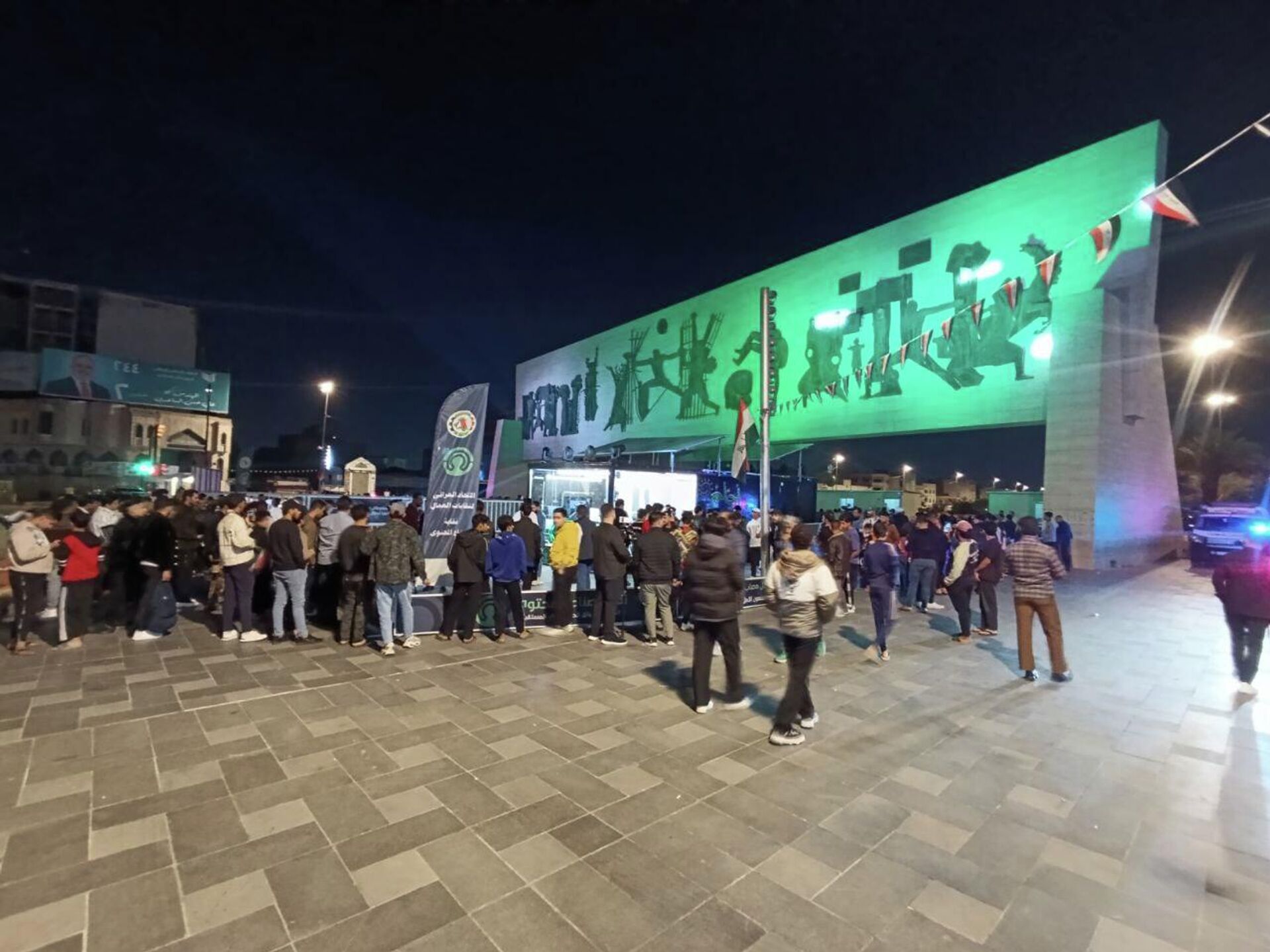 ا الغرفة الزجاجية... صناع محتوى عراقيون يحولون ملايين المشاهدات إلى كراسي متحركة - سبوتنيك عربي, 1920, 25.11.2025