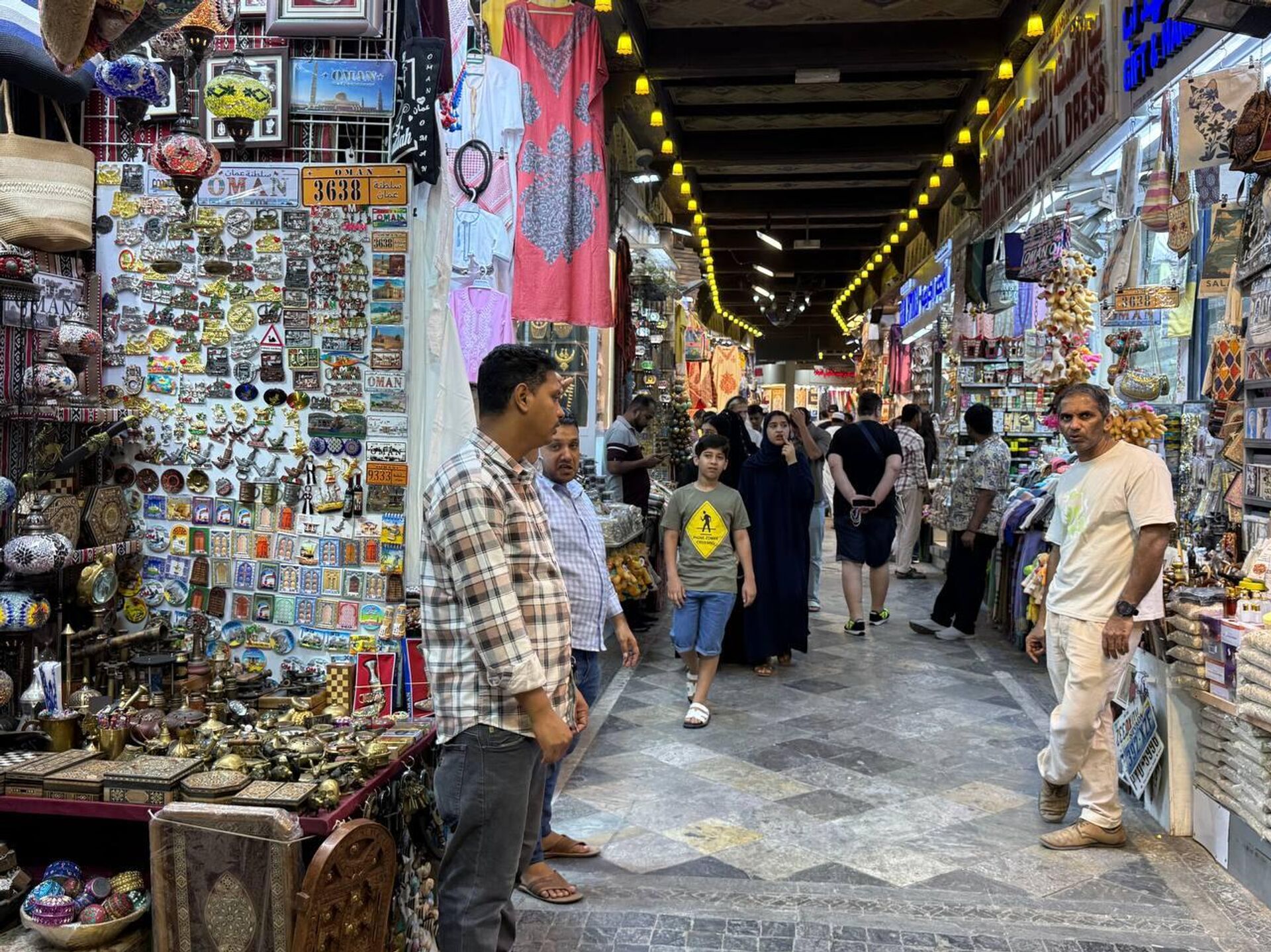 سوق مطرح الشعببي -عمان - سبوتنيك عربي, 1920, 25.11.2025