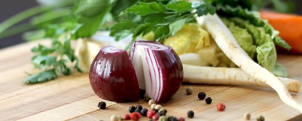 بصل أحمر وخضار - سبوتنيك عربي