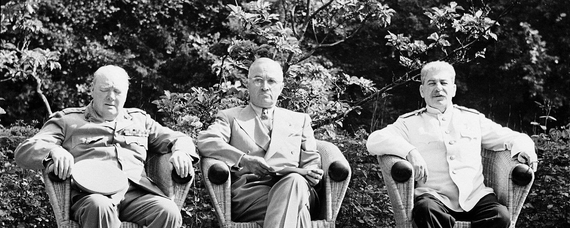 مؤتمر بوتسدام  الرئيس الأمريكي هاري ترومان، ورئيس الوزراء البريطاني ونستون شرشل، ورئيس الوزراء السوفيتي جوزيف ستالين - سبوتنيك عربي, 1920, 17.07.2025