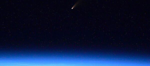 مذنب نيو ويز (NEOWISE)، يوليو 2020 يمر بجوار كوكب الأرض  - سبوتنيك عربي