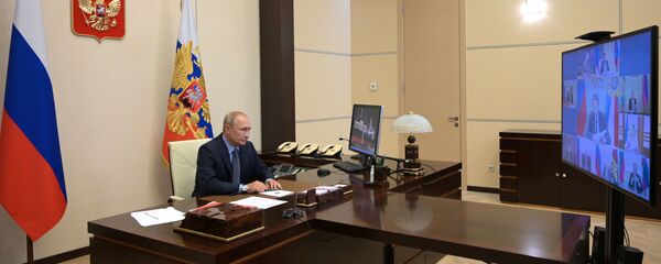 الرئيس الروسي فلاديمير بوتين يجتمع مع الأعضاء الدائمين في مجلس الأمن للاتحاد الروسي  - سبوتنيك عربي