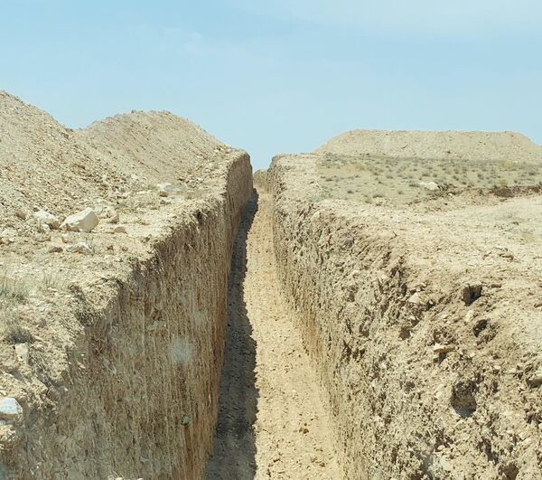 خنادق يحفرها حزب العمال الكردستاني في العراق لموجهة القصف التركي.. صور خنادق يحفرها حزب العمال الكردستاني في العراق لموجهة القصف التركي.. صور - سبوتنيك عربي