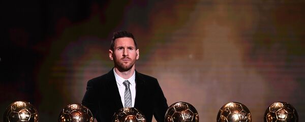 ليونيل ميسي مع ست كرات ذهبية - سبوتنيك عربي