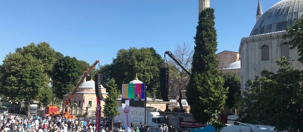 إقبال المصلين على آيا صوفيا في إسطنبول بعد تحويلها إلى جامع، لأداء أول صلاة جمعة - سبوتنيك عربي