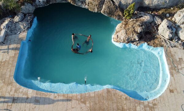 كهف بحيرة بلعين، بالقرب من رام الله، 22 يوليو 2020 - سبوتنيك عربي