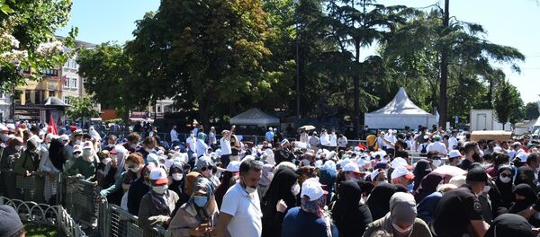 إقبال المصلين على آيا صوفيا في إسطنبول بعد تحويلها إلى جامع، لأداء أول صلاة جمعة - سبوتنيك عربي