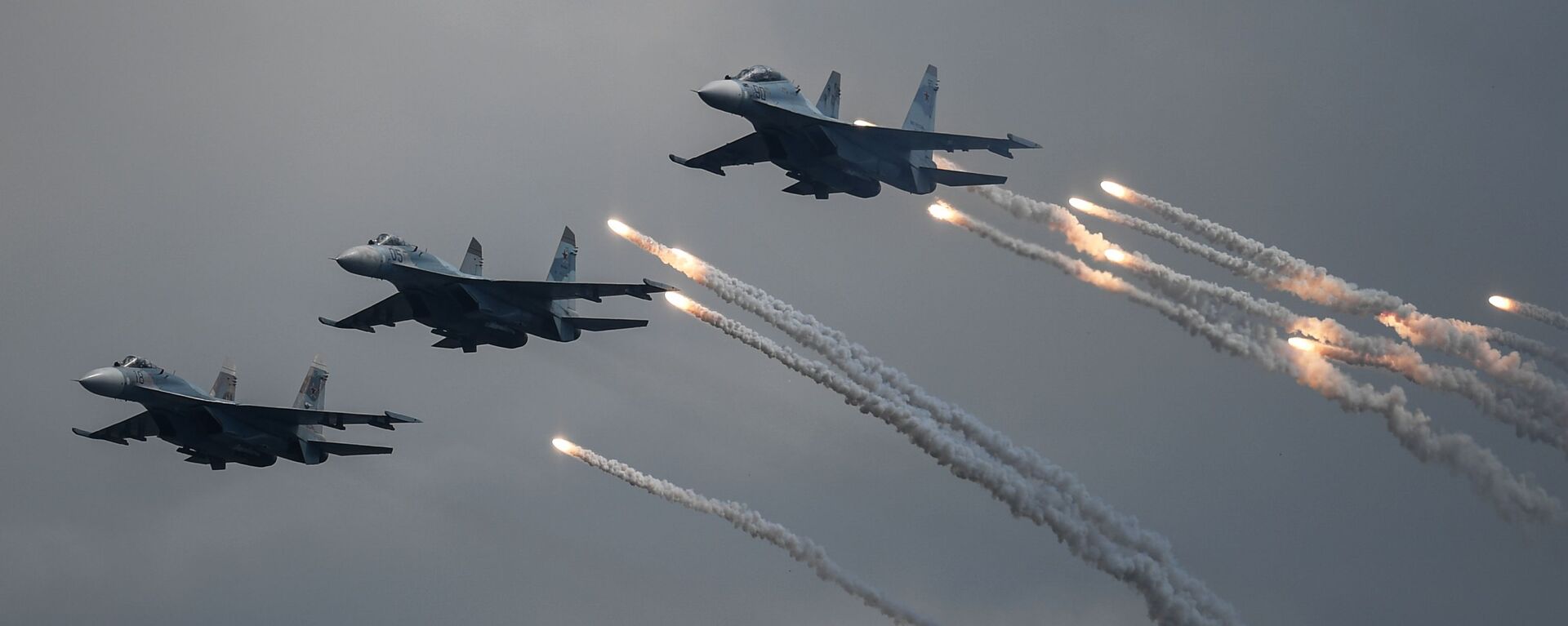 مقاتلات متعددة المهام سو-30 إس إم خلال مراسم الاحتفال بيوم البحرية العسكرية الروسية في سيفاستوبل، روسيا 26 يوليو 2020 - سبوتنيك عربي, 1920, 14.05.2024