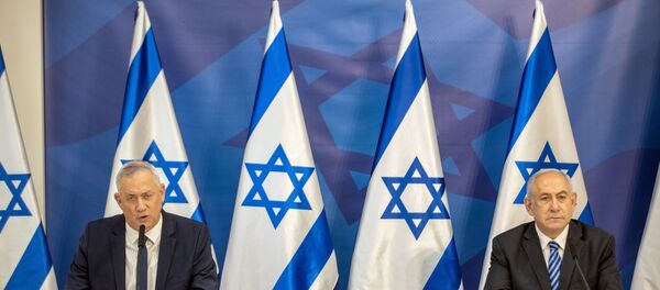 وزير الدفاع الإسرائيلي بيني غانتس ورئيس الوزراء الإسرائيلي بنيامين نتنياهو عقب تصاعد التوتر العسكري على الحدود اللبنانية الإسرائيلية، لبنان، إسرائيل 27 يوليو 2020 - سبوتنيك عربي