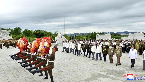 احتفالات كوريا الشمالية بالذكرى الـ67 لتوقيع معاهدة السلام التي وضعت نهاية للحرب ضد جارتها كوريا الجنوبية، 27 يوليو 2020 - سبوتنيك عربي