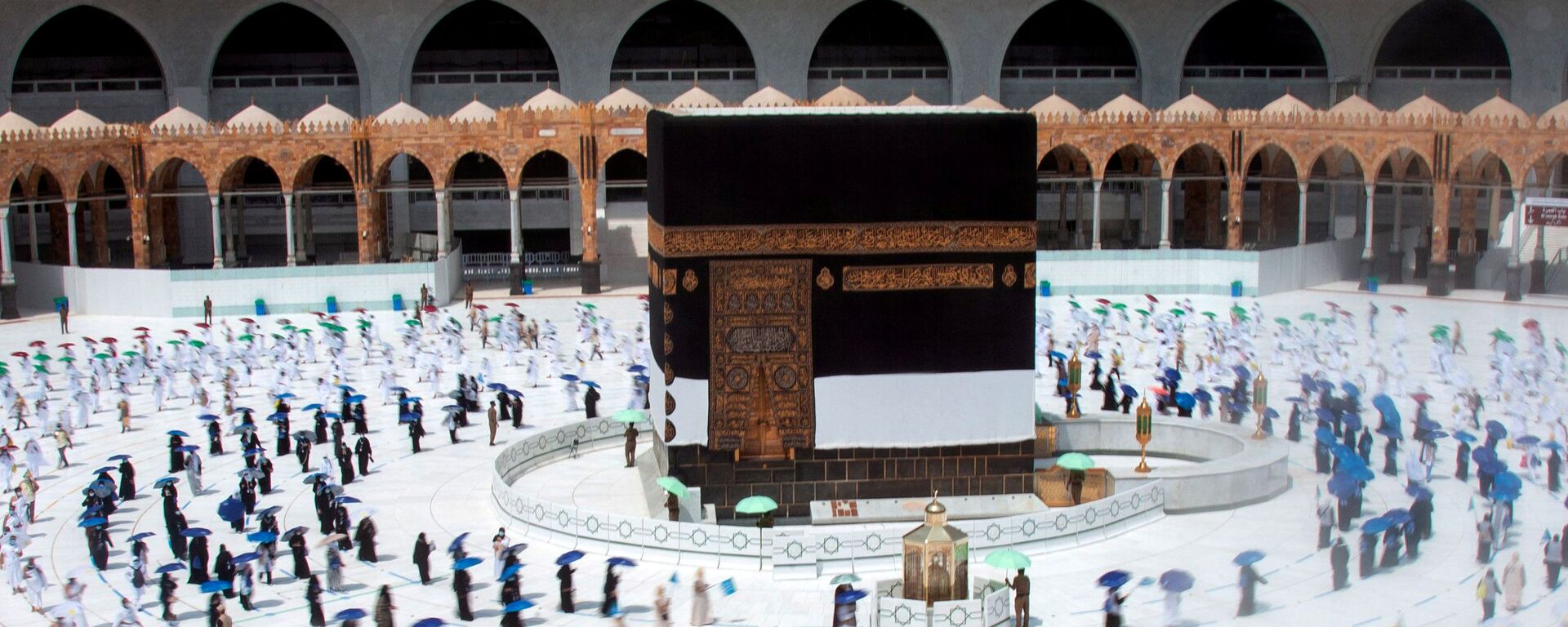 الحجاج في مكة مع الحفاظ على الاجراءات الاحترازية التي فرضتها السلطات السعودية، وذلك لمنع تفشي فيروس كورونا، 29 يوليو 2020 - سبوتنيك عربي, 1920, 19.12.2021