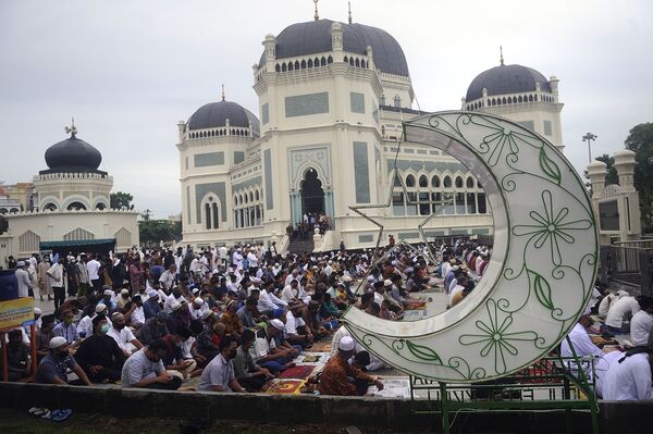 صلاة عيد الأضحى في مسجد ميدان، إندونيسيا 31 يوليو 2020 - سبوتنيك عربي