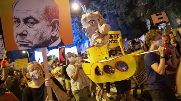 احتجاجات مناهضة للحكومة في القدس ضد رئيس الوزراء الإسرائيلي بنيامين نتنياهو - سبوتنيك عربي