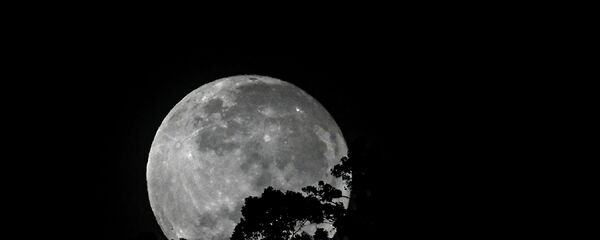 اكتمال بدر القمر في كولومبيا، 3 أغسطس 2020 اكتمال بدر القمر في كولومبيا، 3 أغسطس 2020 - سبوتنيك عربي