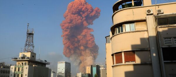 A picture shows the scene of an explosion in Beirut on August 4, 2020. - A large explosion rocked the Lebanese capital Beirut on August 4, an AFP correspondent said. - سبوتنيك عربي