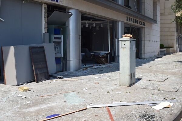 آثار انفجار مرفأ بيروت... ضحايا ودمار.. فيديو - سبوتنيك عربي