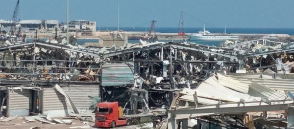 مشاهد دمار مرفأ بيروت، لبنان 5 أغسطس 2020 مشاهد دمار مرفأ بيروت، لبنان 5 أغسطس 2020 - سبوتنيك عربي