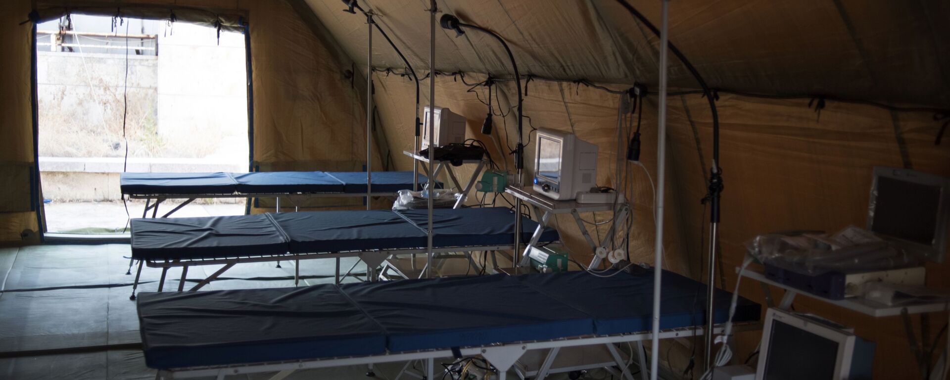 أفراد طاقم الإنقاذ التابع لوزارة الطوارئ الروسية في بيروت، لبنان 6 أغسطس/ آب 2020 - سبوتنيك عربي, 1920, 09.07.2023