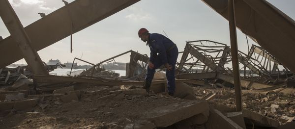 أفراد طاقم الإنقاذ التابع لوزارة الطوارئ الروسية في بيروت، لبنان 6 أغسطس/ آب 2020 - سبوتنيك عربي