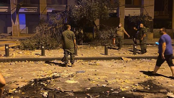 إستنفار عسكري كبير في وسط بيروت لإعادة الهدوء بعد المواجهات العنيفة - سبوتنيك عربي