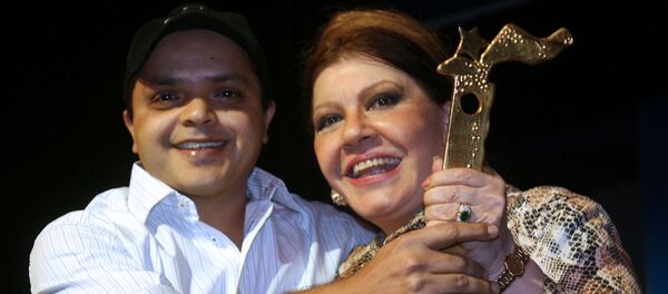 الفنانة المصرية شويكار مع الفنان المصري محمد هنيدي - سبوتنيك عربي