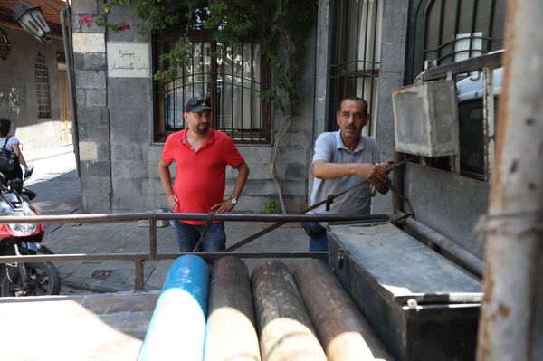 تجارة الهواء تنتعش... والسوريون يضمون الأوكسجين إلى قائمة المونة - سبوتنيك عربي