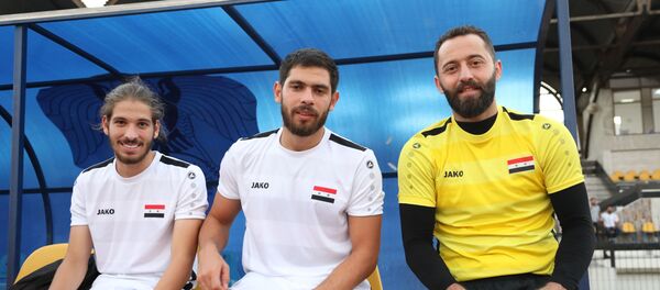 حارس منتخب سوريا أحمد مدنية واللاعبين خالد كردغلي ومحمد مالطا - سبوتنيك عربي