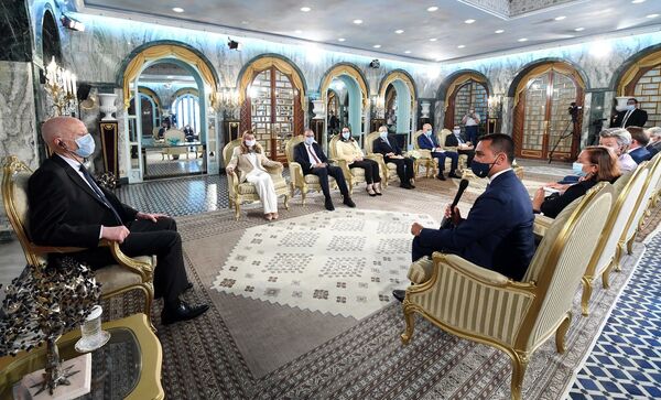 الرئيس التونسي يناقش ملف الهجرة مع وفد إيطالي - سبوتنيك عربي