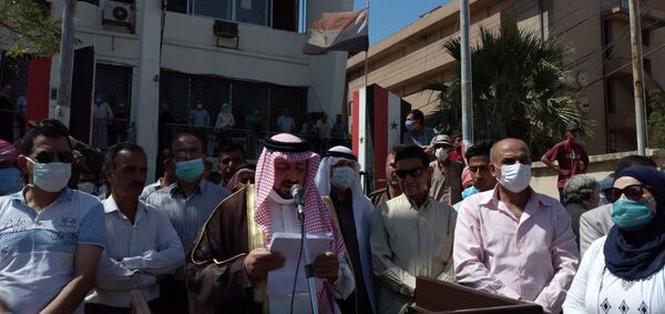 متظاهرون يحرقون الأعلام الأمريكية شرقي سوريا... فيديو وصور متظاهرون يحرقون الأعلام الأمريكية شرقي سوريا... فيديو وصور - سبوتنيك عربي