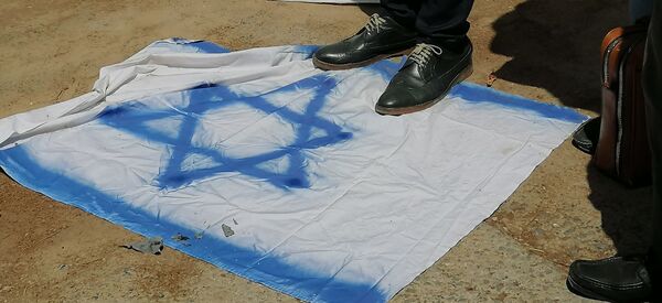 تنديد واسع في تونس باتفاق السلام بين الإمارات وإسرائيل... صور وفيديو تنديد واسع في تونس باتفاق السلام بين الإمارات وإسرائيل... صور وفيديو - سبوتنيك عربي