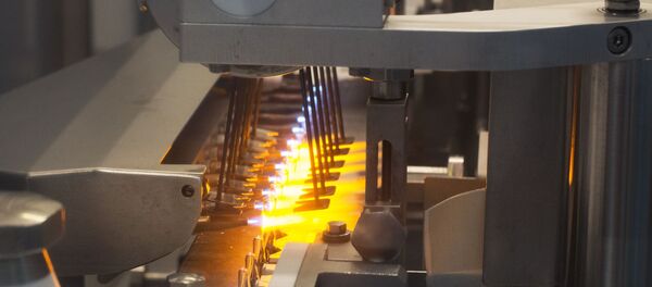 إنتاج لقاح ضد المرض الفيروسي كوفيد 19 في مصنع الأدوية بينوفارم بضواحي موسكو، أغسطس/ آب 2020 - سبوتنيك عربي