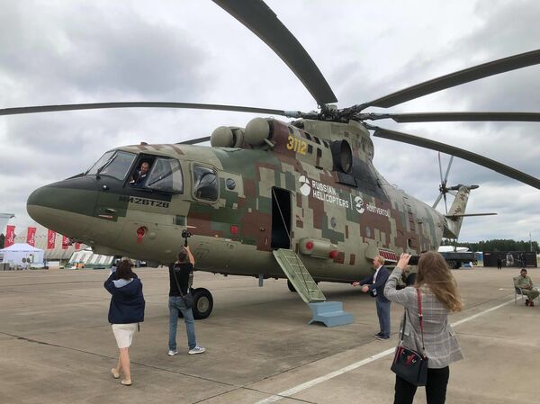 ميزات واستخدامات متنوعة... أكبر مروحية في العالم... صور - سبوتنيك عربي