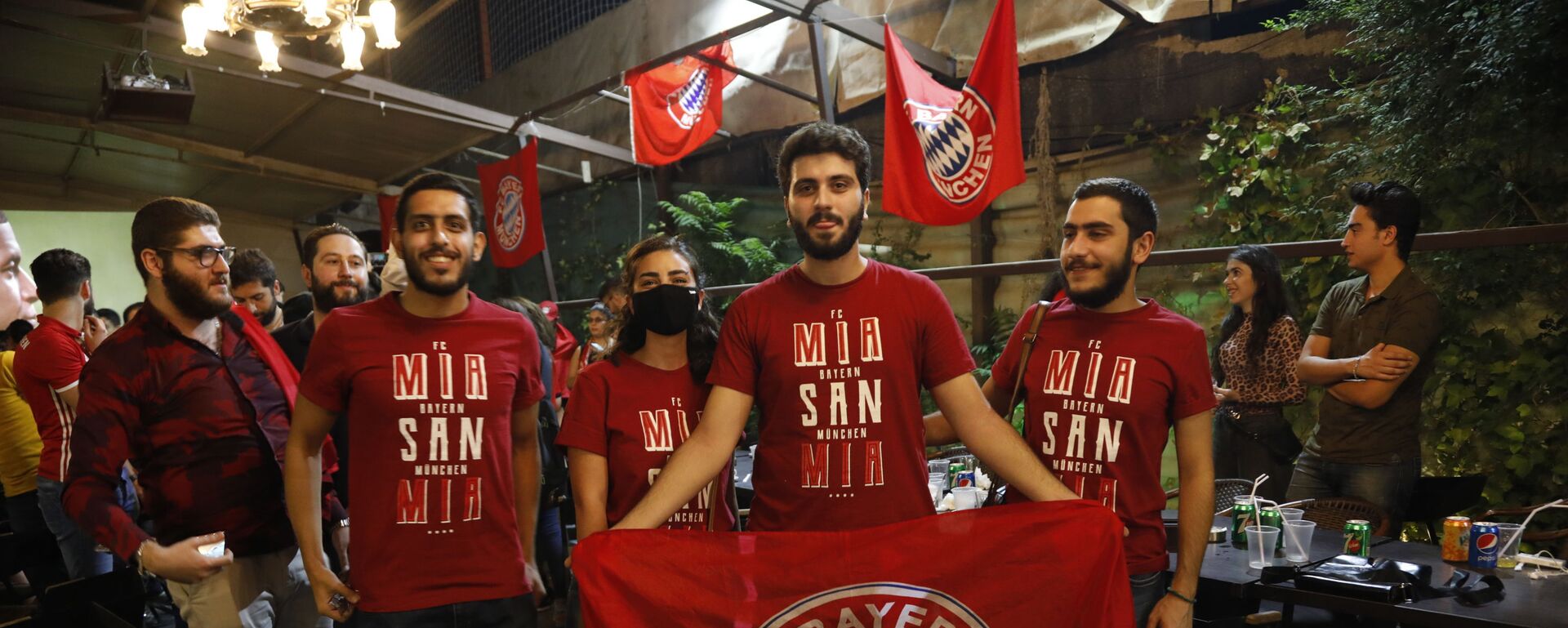 احتفالات مشجعي بايرن ميونخ في سوريا - سبوتنيك عربي, 1920, 05.04.2025