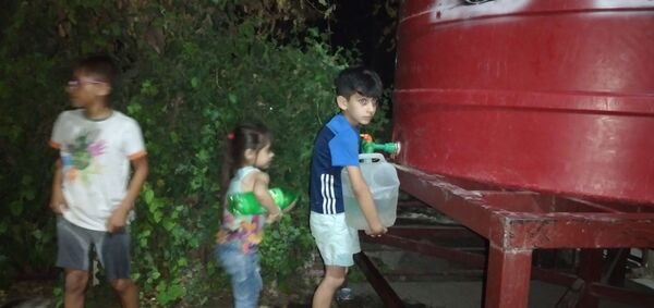 في زمن كورونا... مليون سوري بلا ماء و كهرباء... والحل: نقطة روسية... فيديو وصور في زمن كورونا... مليون سوري بلا ماء و كهرباء... والحل: نقطة روسية... فيديو وصور - سبوتنيك عربي