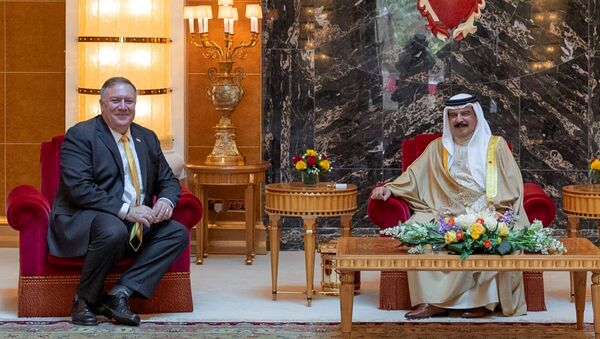 عاهل البحرين، الملك حمد بن عيسى، ووزير الخارجية الأمريكي مايك بومبيو - سبوتنيك عربي