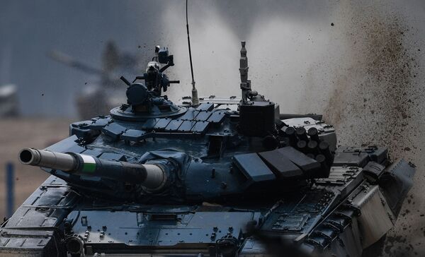 القوات المسلحة من أوزبكستان خلال بياثلون الدبابات 2020 في حقل ألابينو، في إطار المنتدى العكسري الدولي أرميا 2020 والألعاب العسكرية الدولية أرمي 2020 (الجيش 2020) - سبوتنيك عربي