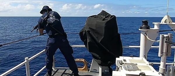 شاب ينقذ زملاءه من سمكة قرش كبيرة عبر إطلاق النار عليها شاب ينقذ زملاءه من سمكة قرش كبيرة عبر إطلاق النار عليها - سبوتنيك عربي