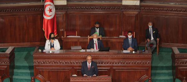 الجلسة العامة في البرلمان التونسي المخصصة لمنح الثقة لرئيس الحكومة المكلف هشام المشيشي وفريقه الحكومي، 1 سبتمبر/ أيلول 2020 - سبوتنيك عربي