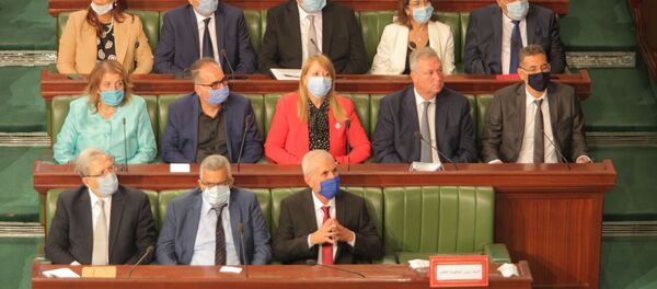 الجلسة العامة في البرلمان التونسي المخصصة لمنح الثقة لرئيس الحكومة المكلف هشام المشيشي وفريقه الحكومي، 1 سبتمبر/ أيلول 2020  - سبوتنيك عربي