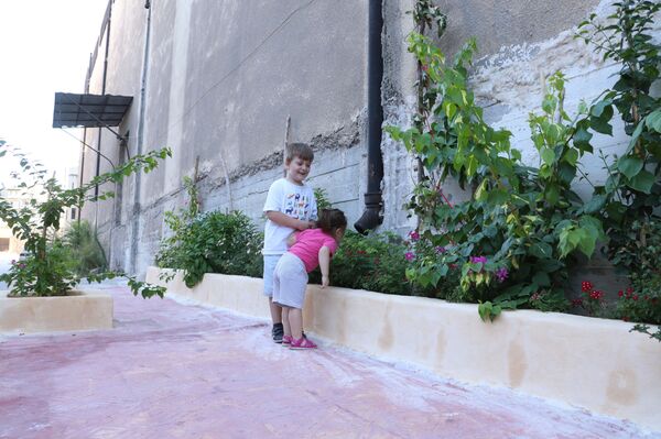 منى تطوي ذكريات شارع الموت في حلب وتحوله إلى حديقة... فيديو وصور - سبوتنيك عربي