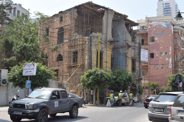 بعد مرور شهر على انفجار المرفأ... بيروت تلملم جراحها وتصر على الحياة... فيديو وصور بعد مرور شهر على انفجار المرفأ... بيروت تلملم جراحها وتصر على الحياة... فيديو وصور - سبوتنيك عربي