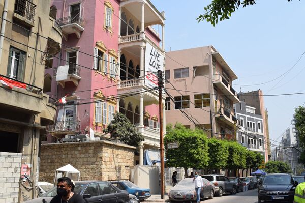 بعد مرور شهر على انفجار المرفأ... بيروت تلملم جراحها وتصر على الحياة... فيديو وصور بعد مرور شهر على انفجار المرفأ... بيروت تلملم جراحها وتصر على الحياة... فيديو وصور - سبوتنيك عربي