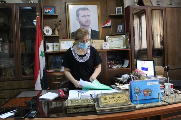 مسؤولة سورية تطالب اليونيسيف بالتصدي لاستيلاء المسلحين الموالين لأمريكا على المدارس..فيديو - سبوتنيك عربي