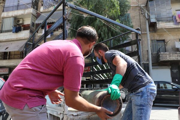 ناشطون حلبيون ينشئون مصنع أكسجين لدعم العلاج المنزلي لمصابي كورونا... فيديو وصور - سبوتنيك عربي