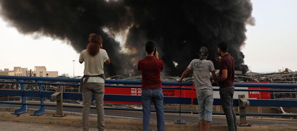 حريق كبير في مرفأ بيروت، لبنان 10 سبتمبر 2020 حريق كبير في مرفأ بيروت، لبنان 10 سبتمبر 2020 - سبوتنيك عربي