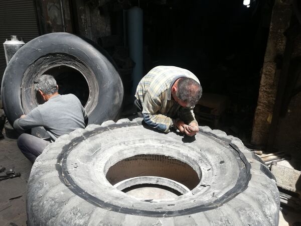 صانع الزمبيل... لا شيء تستحقه القمامة - سبوتنيك عربي