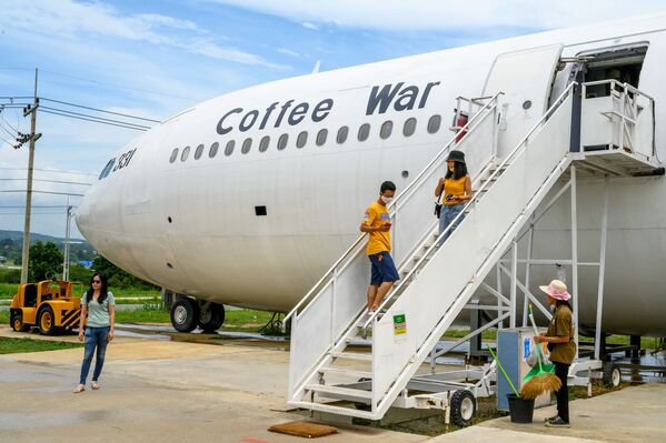 مقهى على متن طائرة آيروباص 330، في بانكوك 10 سبتمبر 2020 - سبوتنيك عربي