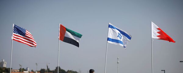 لأخبار التطبيع أعلام إسرائيل والولايات المتحدة والبحرين والإمارات - سبوتنيك عربي