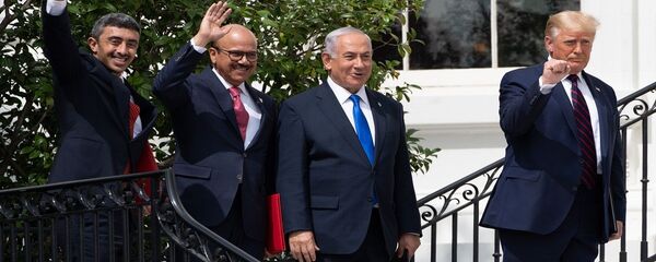 توقيع اتفاقيتي السلام بين إسرائيل وكل من الإمارات والبحرين في البيت الأبيض بحضور الرئيس الأمريكي دونالد ترامب وممثلي الدول الثلاث - سبوتنيك عربي